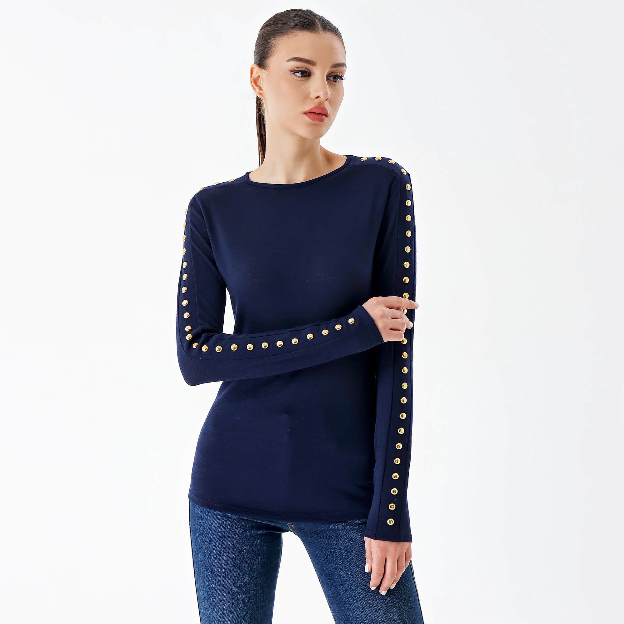 Balmain - Navy Blue Wool & Gold Stud Thin Sweater%100 Orijinal Prada marka Sıfır kondisyondır IT42/EU38 Havlu tişört Siyah renkte Prada logo detaylı Crop model %82 koton